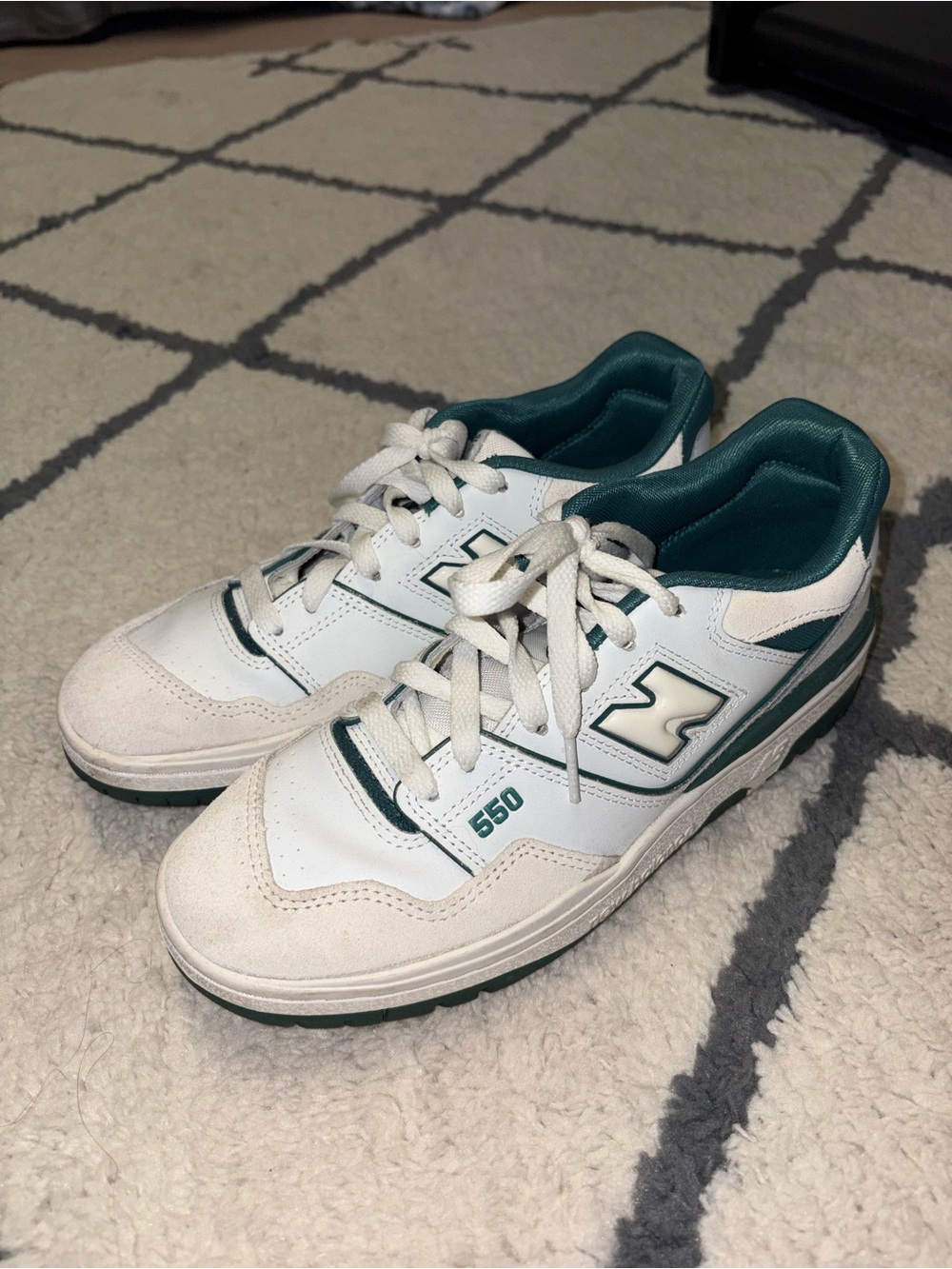 New Balance Womens White and Teal 550 Sneakers